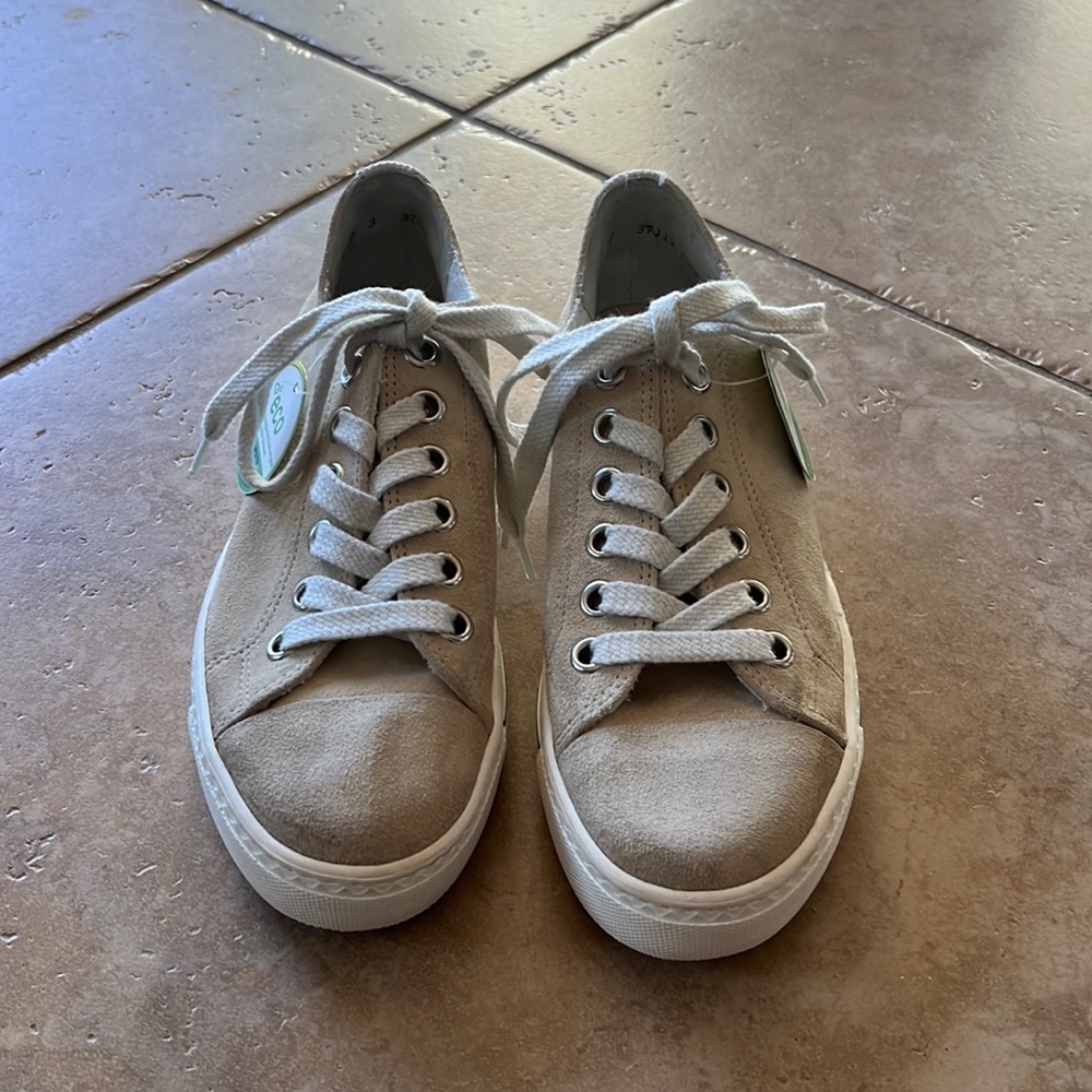 Paul Green New Madiline Tan Suede low top sneakers